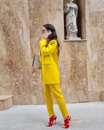 Mirela Bucovicean In Sagrada Look