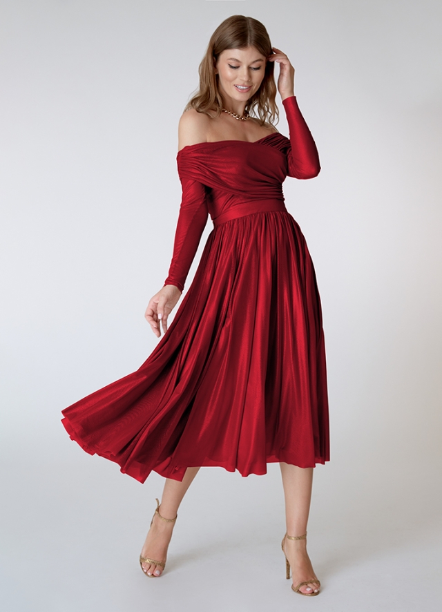 Rochie midi rosie din matase cu drapaje si decolteu pe umeri Luce