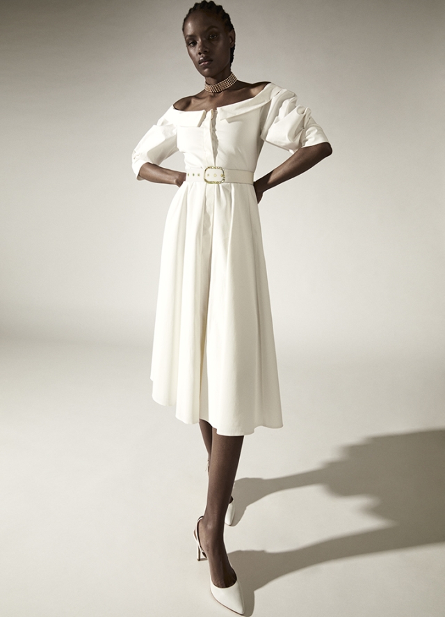 Rochie camasa alba decoltata pe umeri cu maneci voluminoase si fusta midi ampla cu buzunare Melody