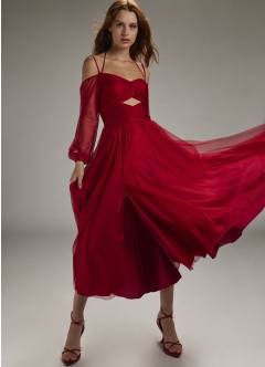 Rochie midi rosie din tulle de matase decupata cu decolteu pe umeri Capella