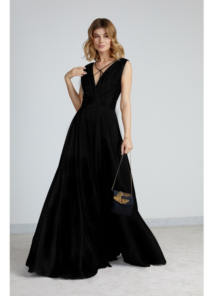 Rochie de seara lunga neagra din matase cu decolteu in V Atlantis