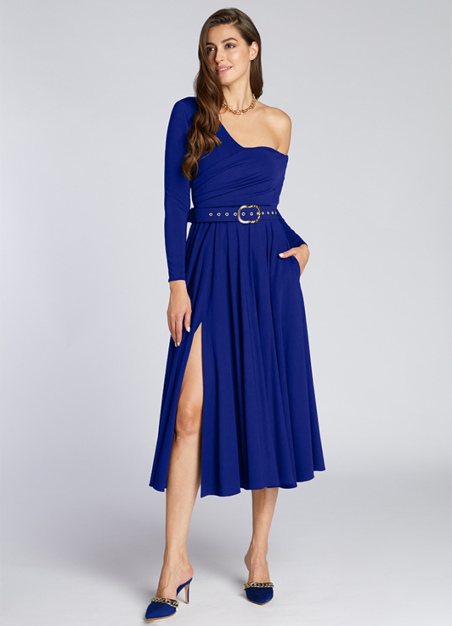 Rochie midi albastra cu decolteu pe umar si croiala evazata cu slit pe picior Brandy