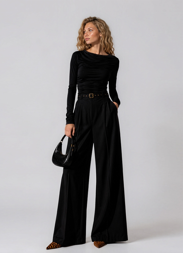 Set negru format din bluza cu drapaje si pantaloni drepti cu pense Damaris