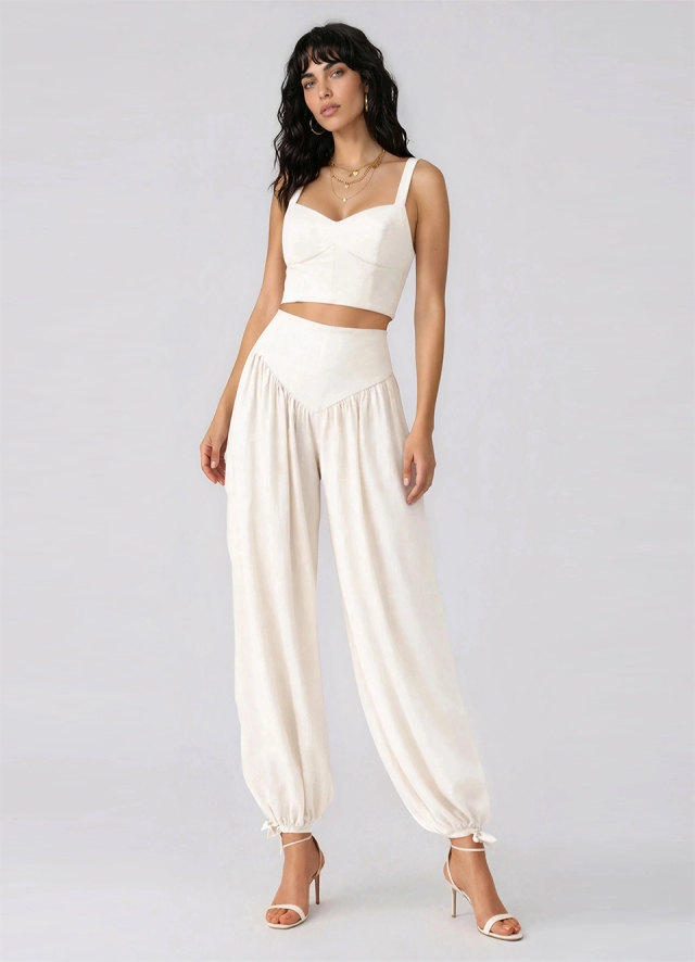 Set bej din in format din top cu bretele si pantaloni balloon Zahavi