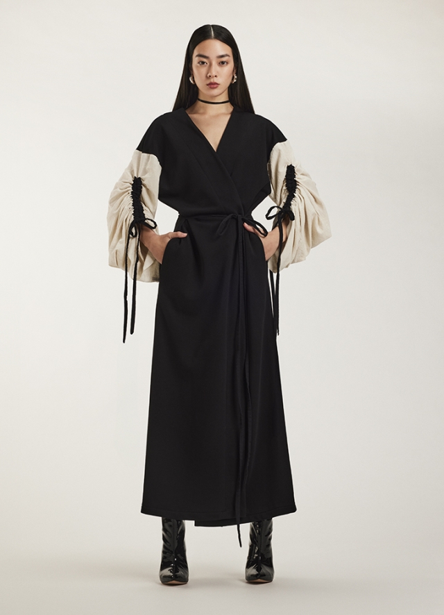 Cardigan lung negru din bumbac cu maneci ajustabile cu snur si buzunare Astrid