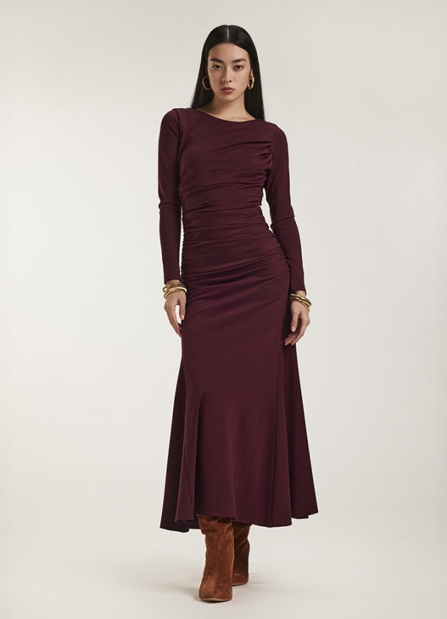 Rochie midi rosie burgundy din viscoza cu drapaje si maneci lungi Agua 