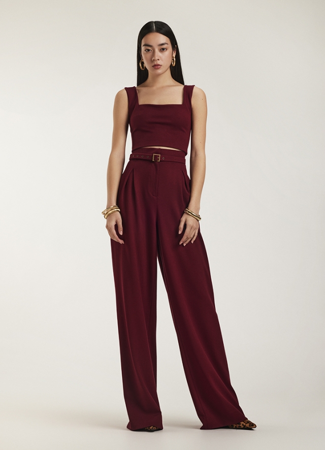 Set rosu burgundy din tricot format din DOUA piese: top cu bretele si pantaloni drepti cu pense Pinot