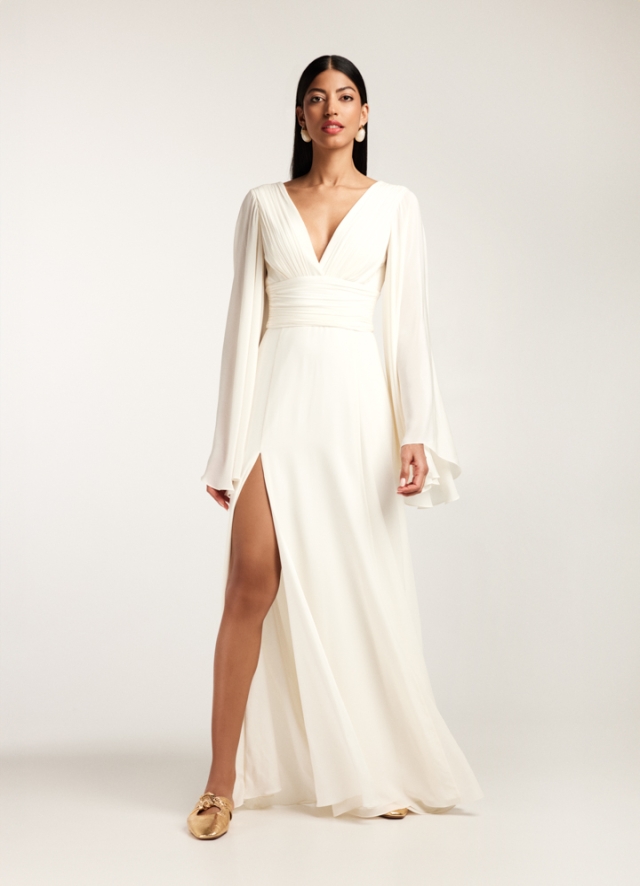Rochie de mireasa lunga din matase naturala cu drapaje slit pe picior si maneci lungi Luz