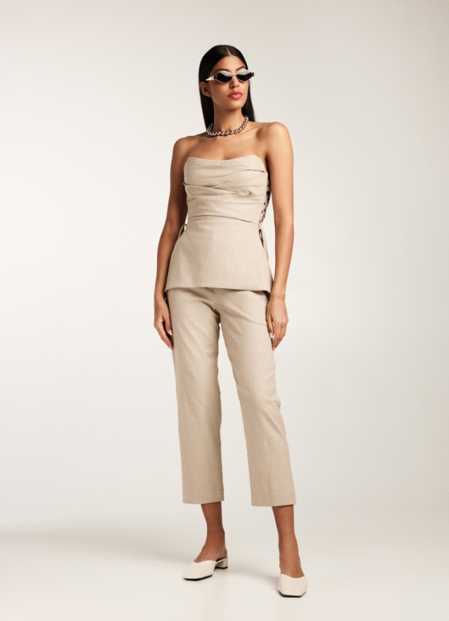 Set crem din bumbac format din doua piese: top corset cu decolteu pe umeri si pantaloni lungi Taormina